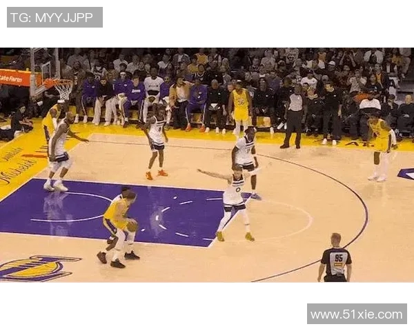 NBA动态：比尔赛季报销湖人迎詹姆斯复出，独行侠交易东契奇持续高光